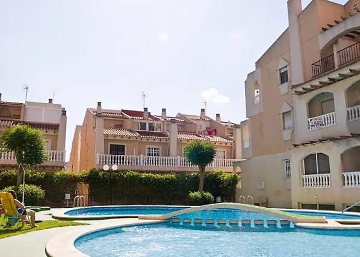 Del Mar 2-bedroom With Swimming Pool