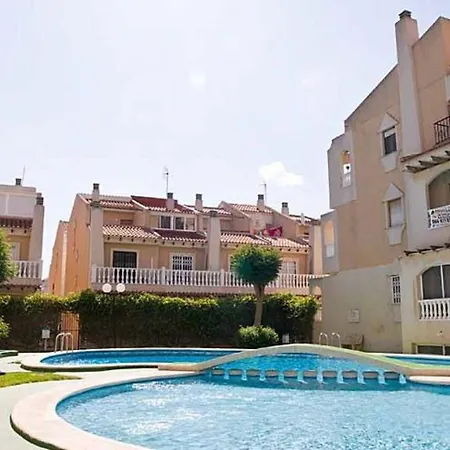 Del Mar 2-bedroom With Swimming Pool